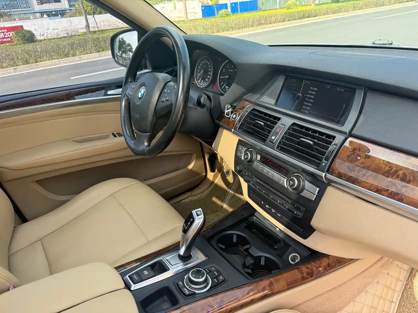 BMW X5 (Import) 2011 xDrive35i Leading Edition фото 12