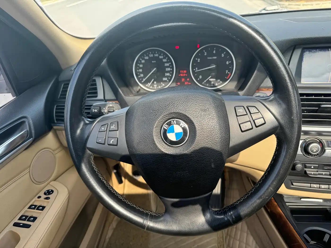 BMW X5 (Import) 2011 xDrive35i Leading Edition фото 16