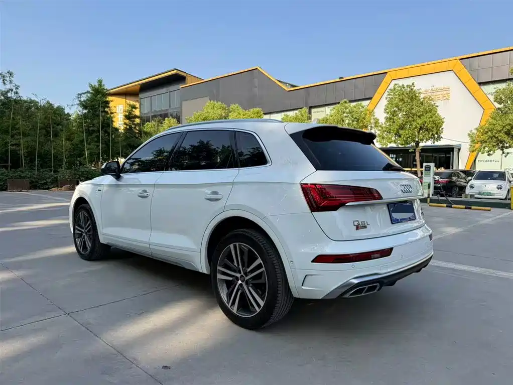 Audi Q5L 2023 45T Luxury Dynamic фото 4