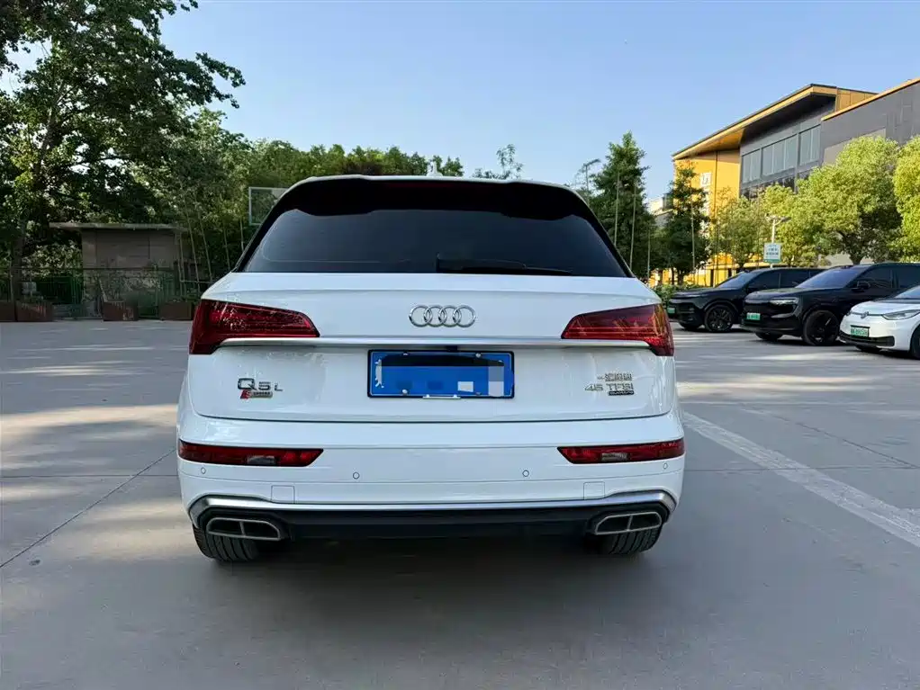Audi Q5L 2023 45T Luxury Dynamic фото 5