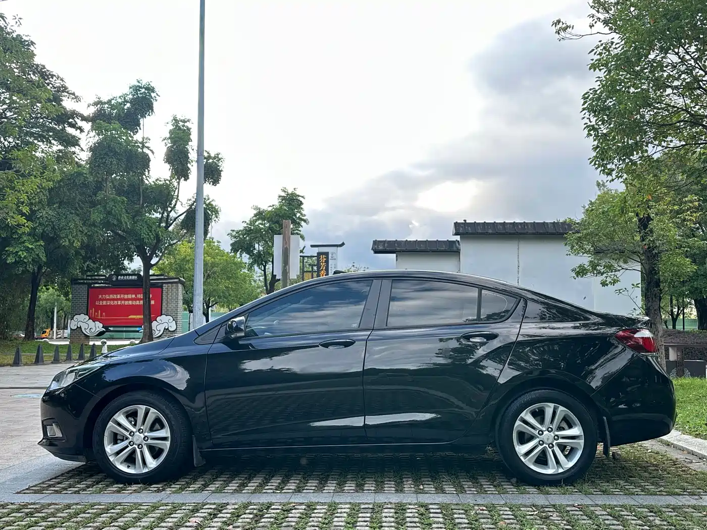 Chevrolet Cruze 2016 1.5L Automatic Luxury Edition фото 16