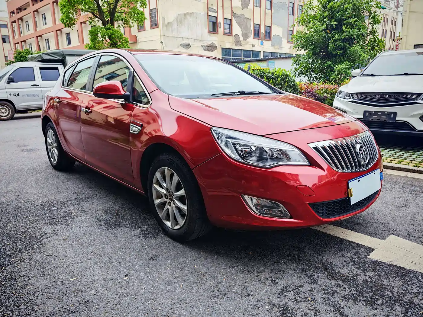 Buick Excelle 2013 Model XT 1.6L Automatic Comfort фото 2