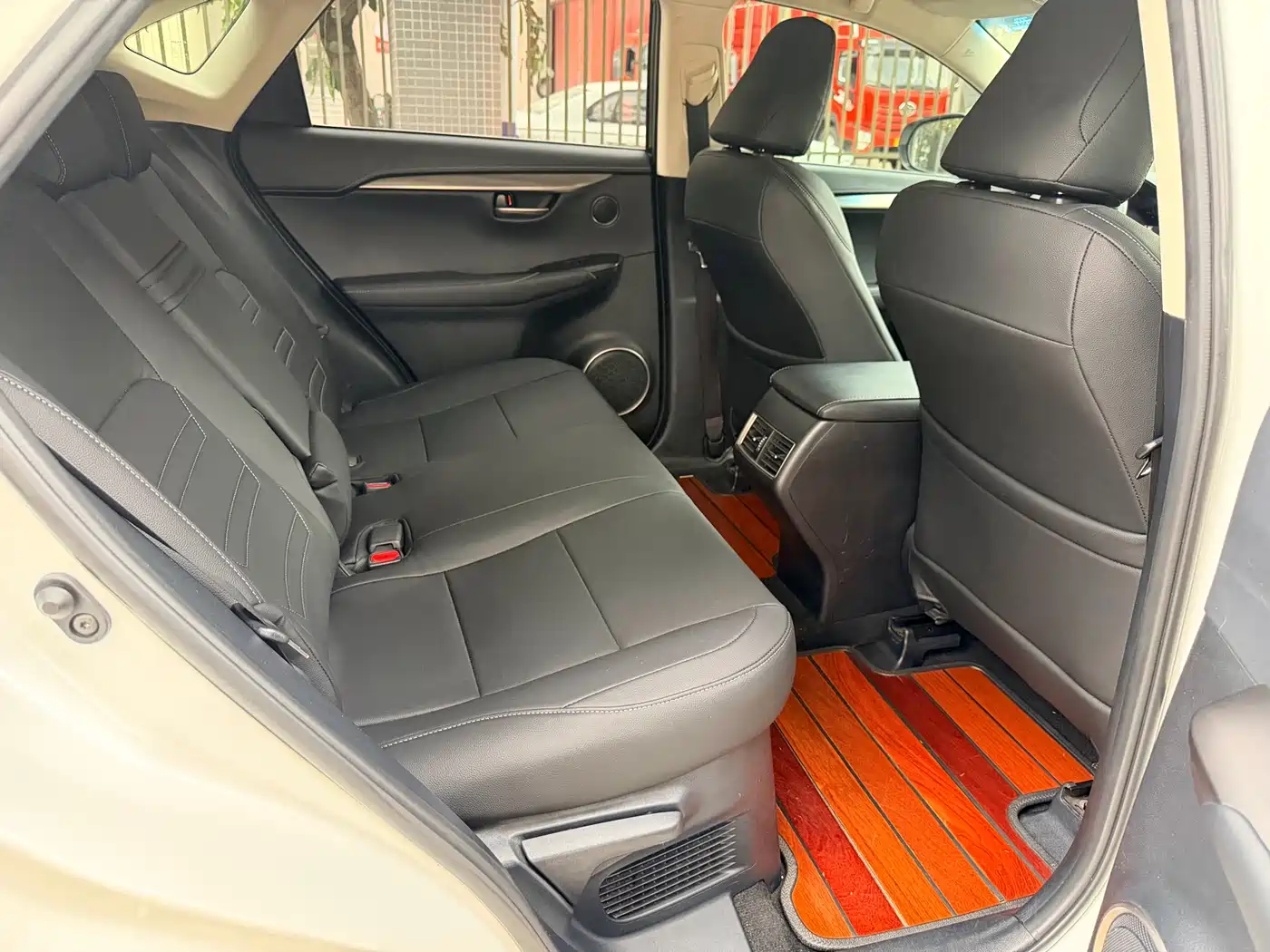 Lexus NX 2016 200 Special Limited Edition фото 18