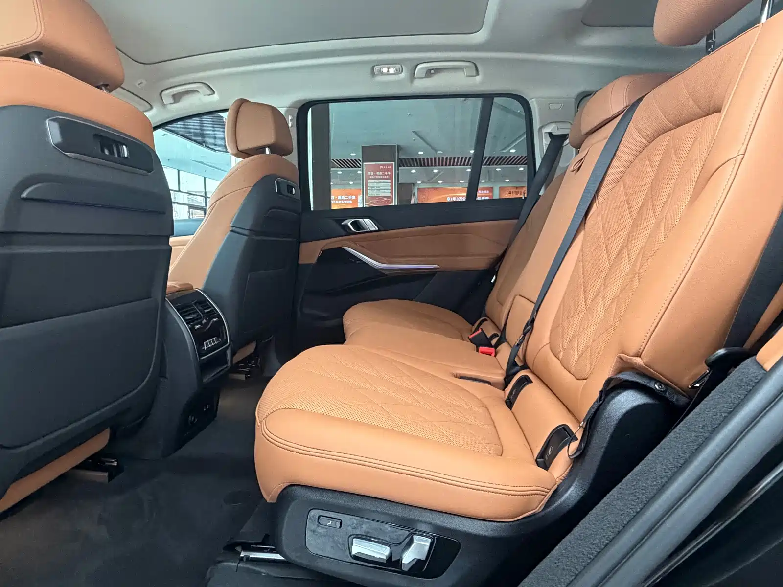 Photo 14 - BMW X7