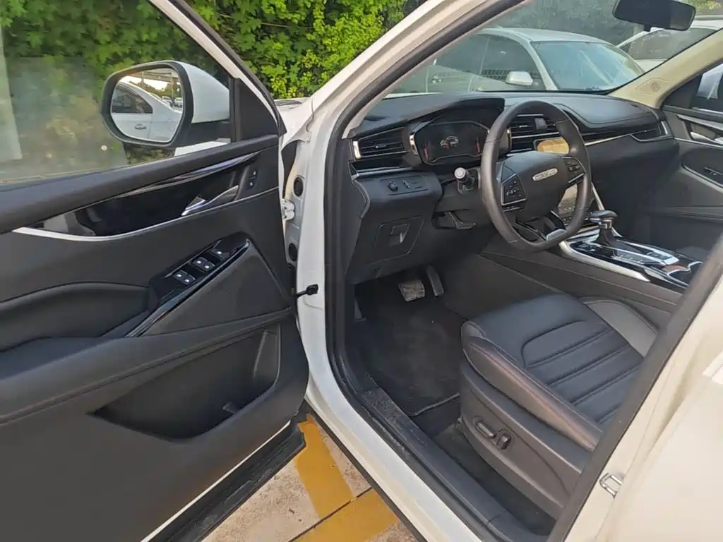 SAIC Maxus Maxus D60 2019 2019 1.5T Automatic Trend Edition 5-Seater