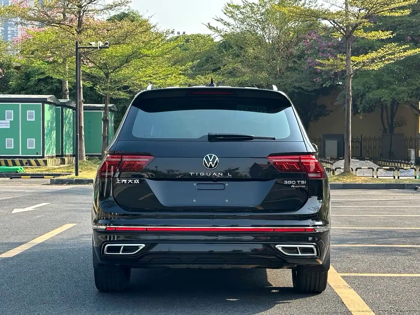 Volkswagen Tiguan L 2022 380TSI Automatic 4WD R-Line Flagship 7-Seater фото 6