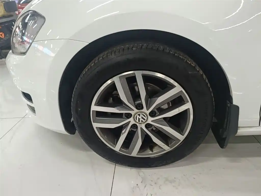 Volkswagen Golf 2016 230TSI Automatic Luxury фото 23