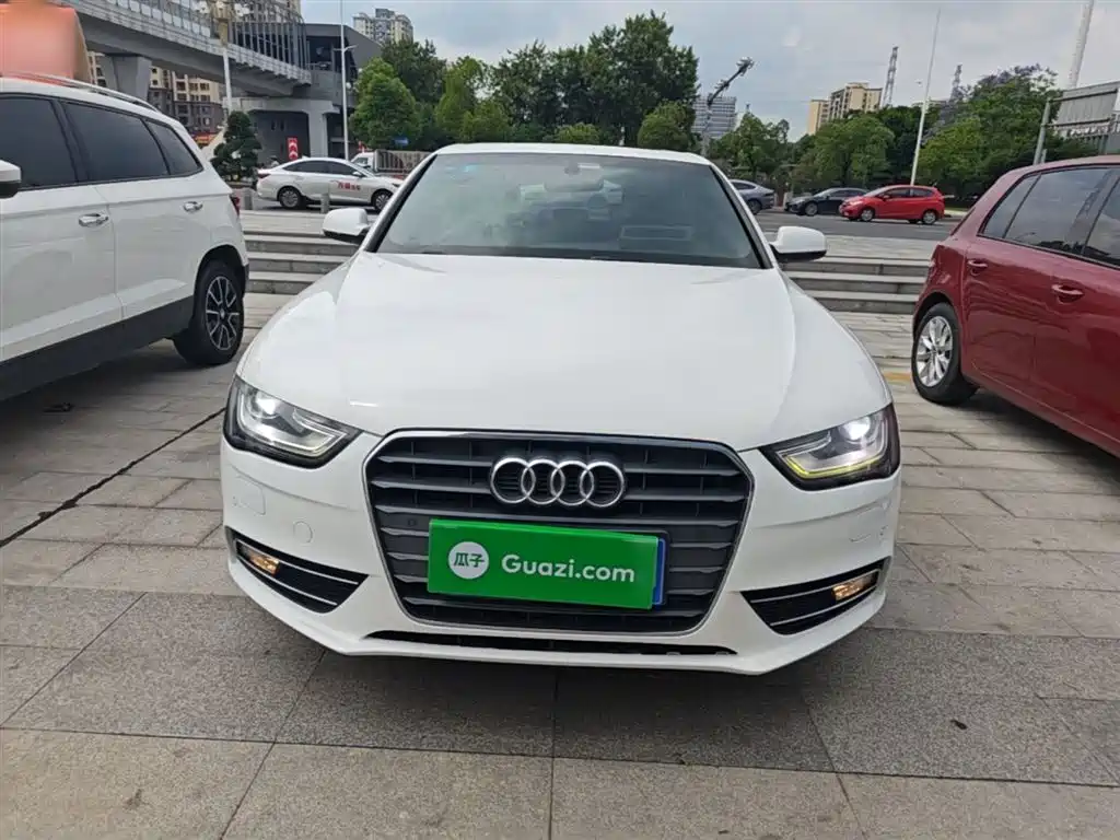 Audi A4L 2015 35 TFSI Auto Comfort фото 3