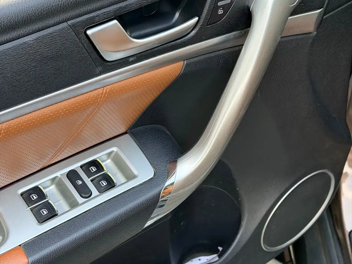 Photo 11 - Haval H6