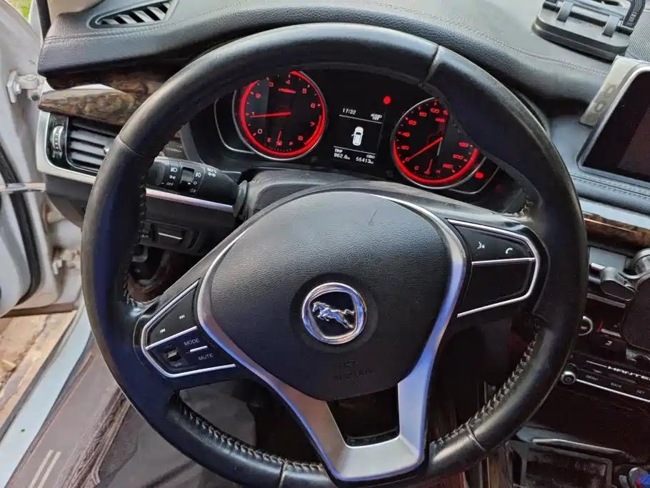 Hanteng Auto Hanteng X7 2017 2016 1.5T Manual Luxury Edition