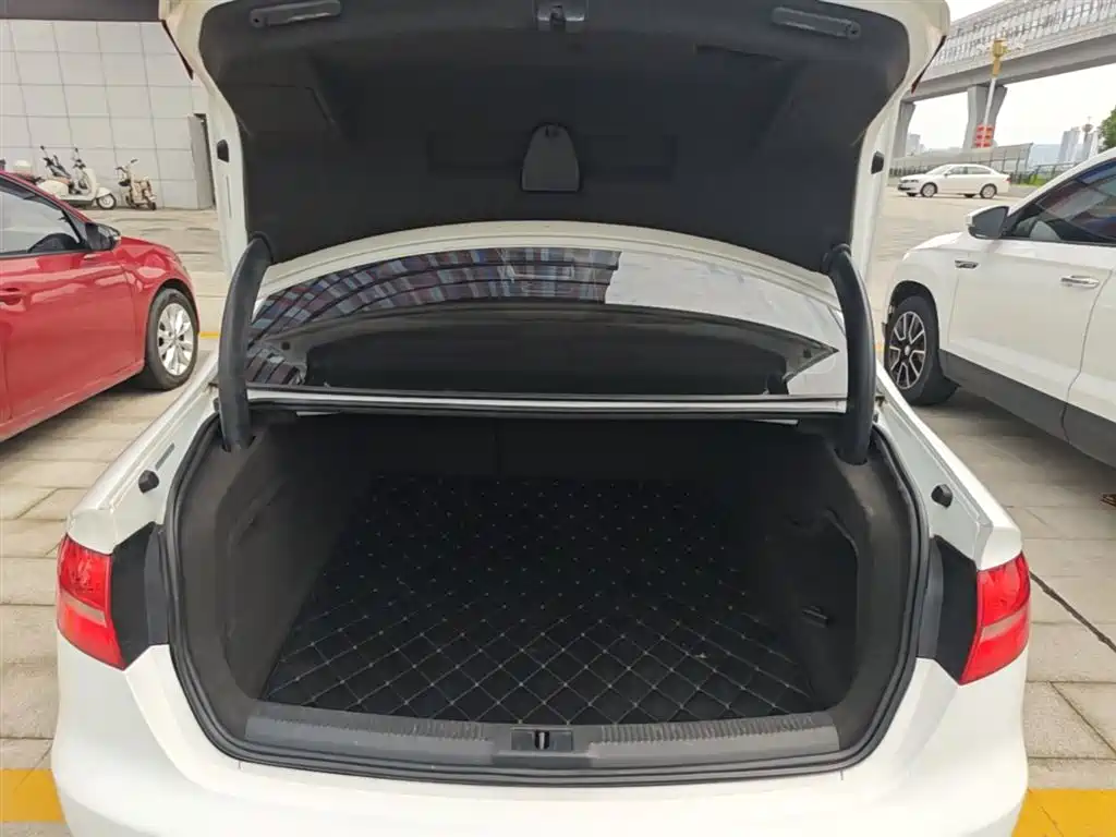 Audi A4L 2015 35 TFSI Auto Comfort фото 19