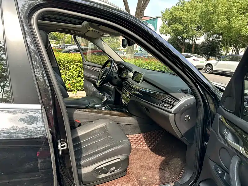 Photo 8 - BMW X5 (Import)