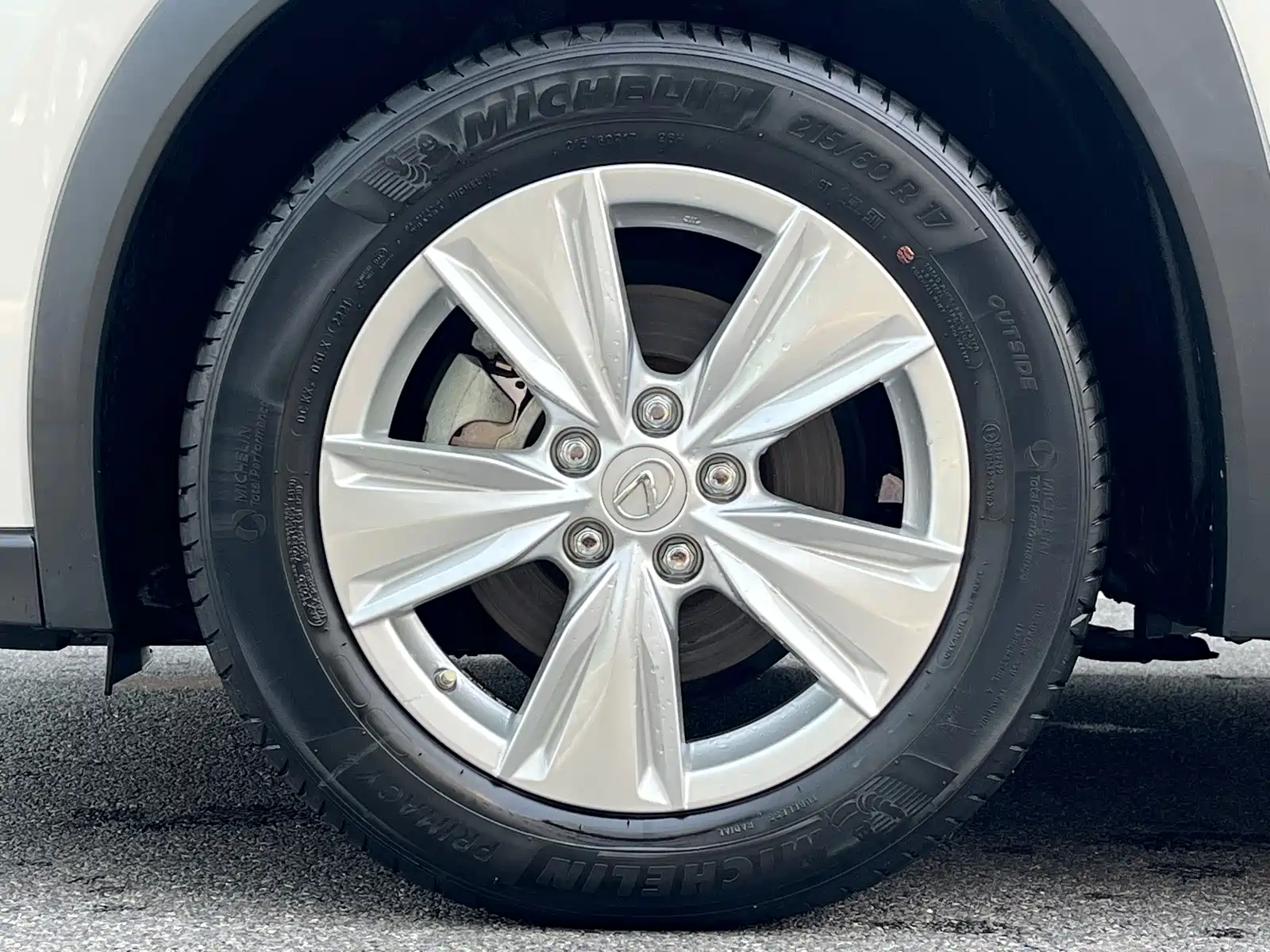 Photo 15 - Lexus UX