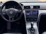 Photo 9 - Volkswagen Passat