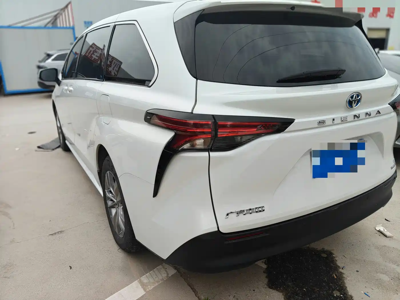 Toyota Sienna 2023 2.5L Hybrid Comfort Edition фото 8