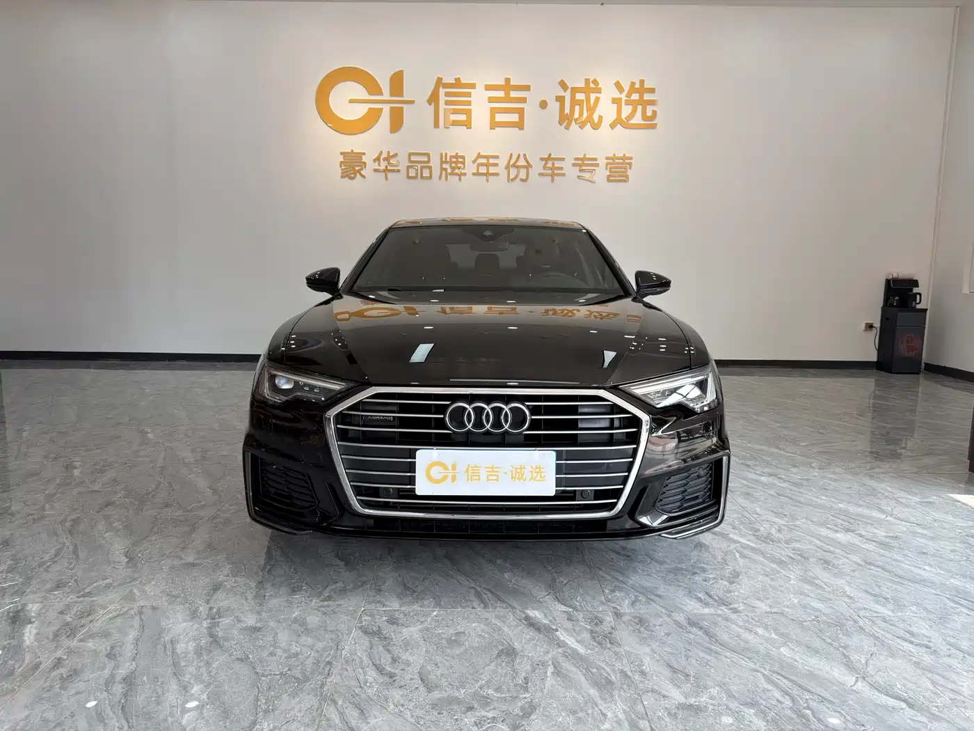 Audi A6L 2021 40 TFSI Luxury Sport фото 3