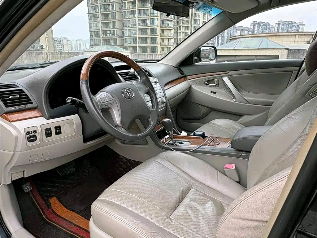 Toyota Camry 2011 240G Classic Anniversary Edition фото 5