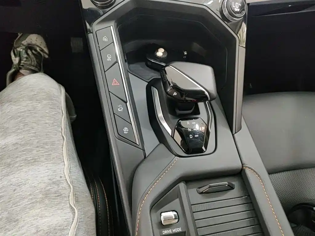 Lynk & Co 06 EM-P 2022 PHEV 84KM Range Pro фото 14