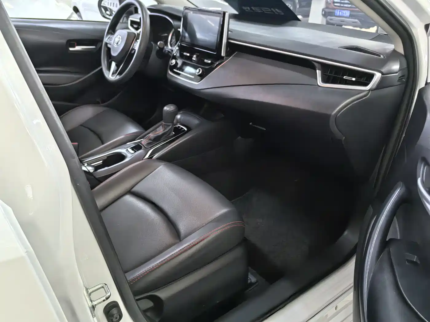 Toyota Corolla 2021 1.2T S-CVT Elite PLUS Edition фото 11