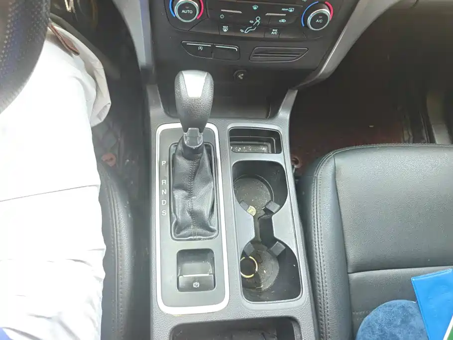 Фото 16 - Ford Kuga