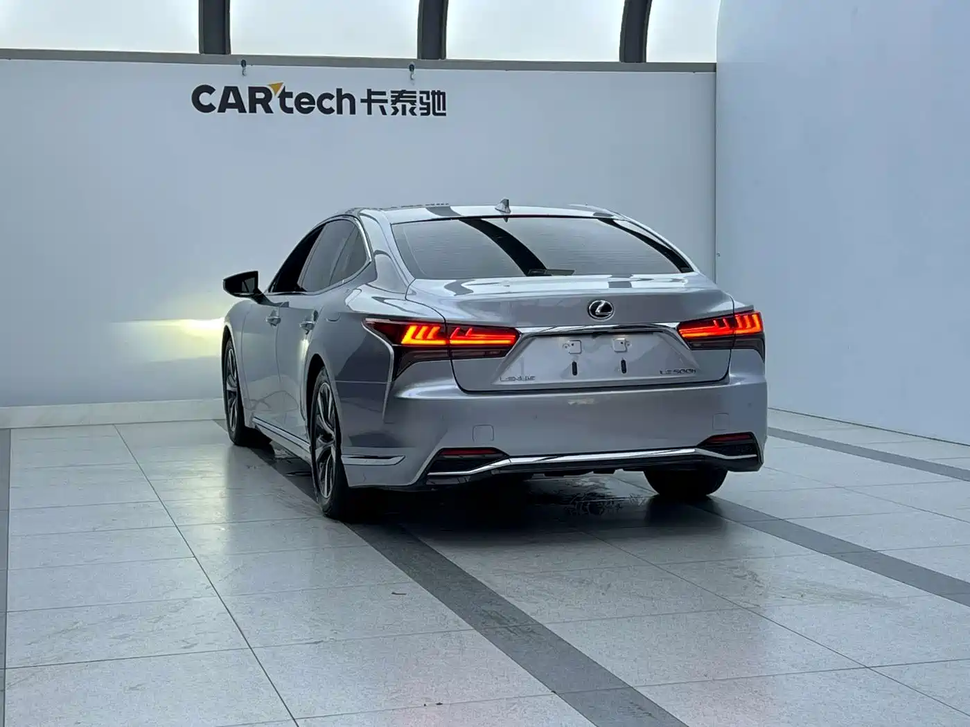 Lexus LS 2022 2021 500h Excellence Edition