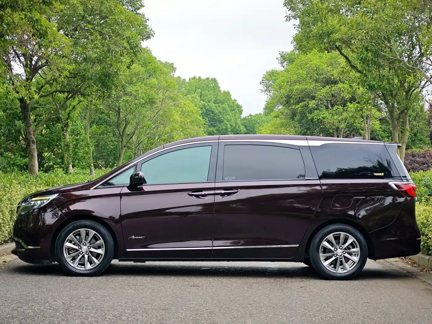 Buick GL8 2021 Avenir Aivia 7-Seater Family Edition фото 4