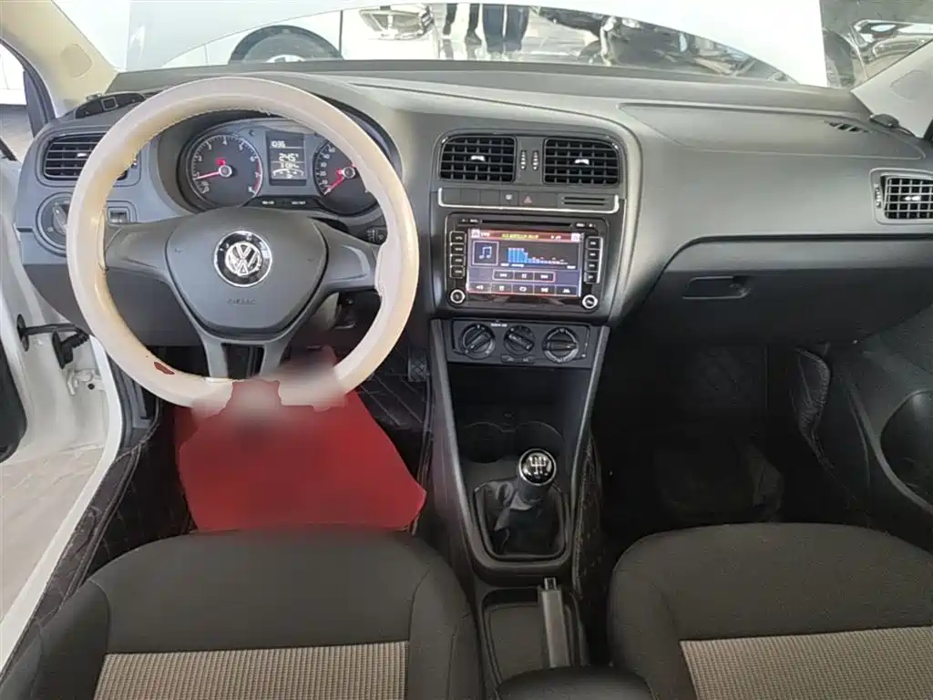 Volkswagen Polo 2016 1.4L Manual Trend фото 6