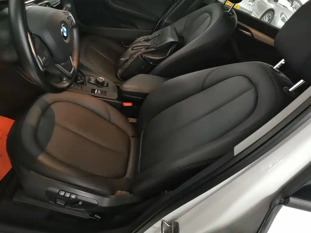 BMW X1 2016 sDrive18Li Premium Model фото 22