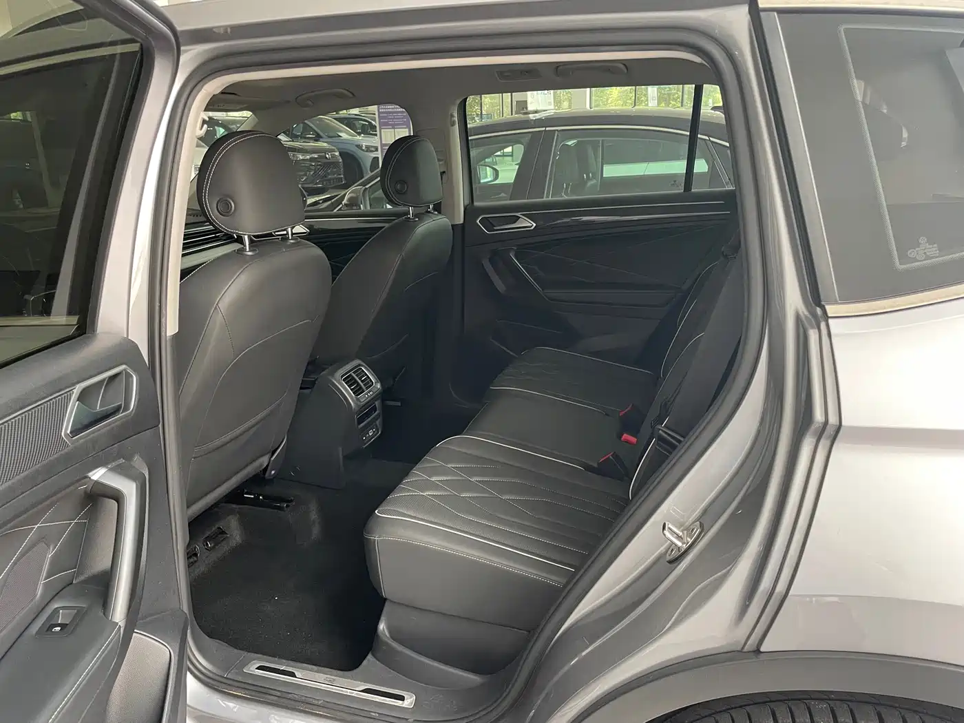  Volkswagen Tiguan L 2022 330TSI Auto 2WD R-Line Premium Edition 6