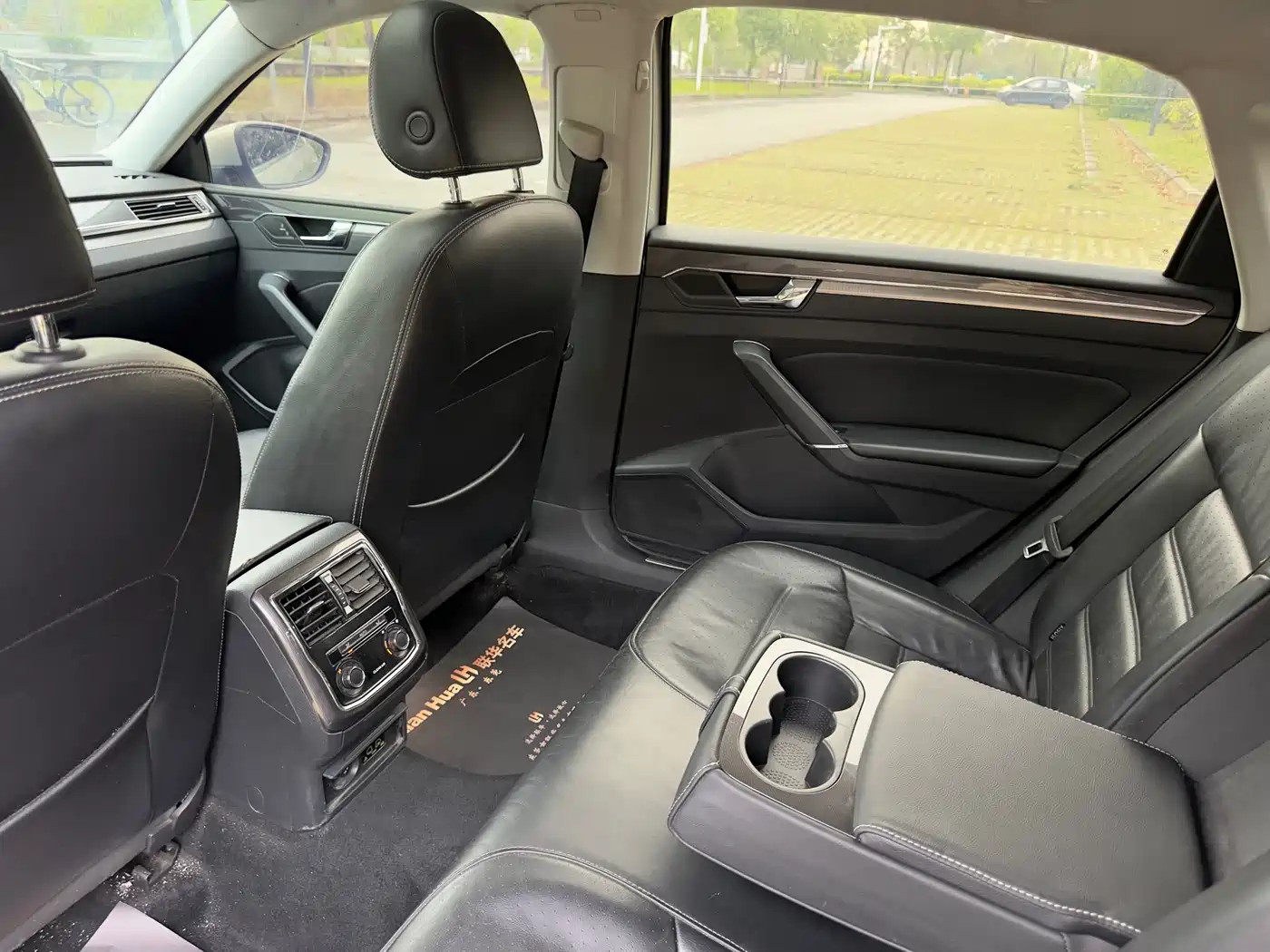 Volkswagen Passat 2017 330TSI DSG Luxury фото 23