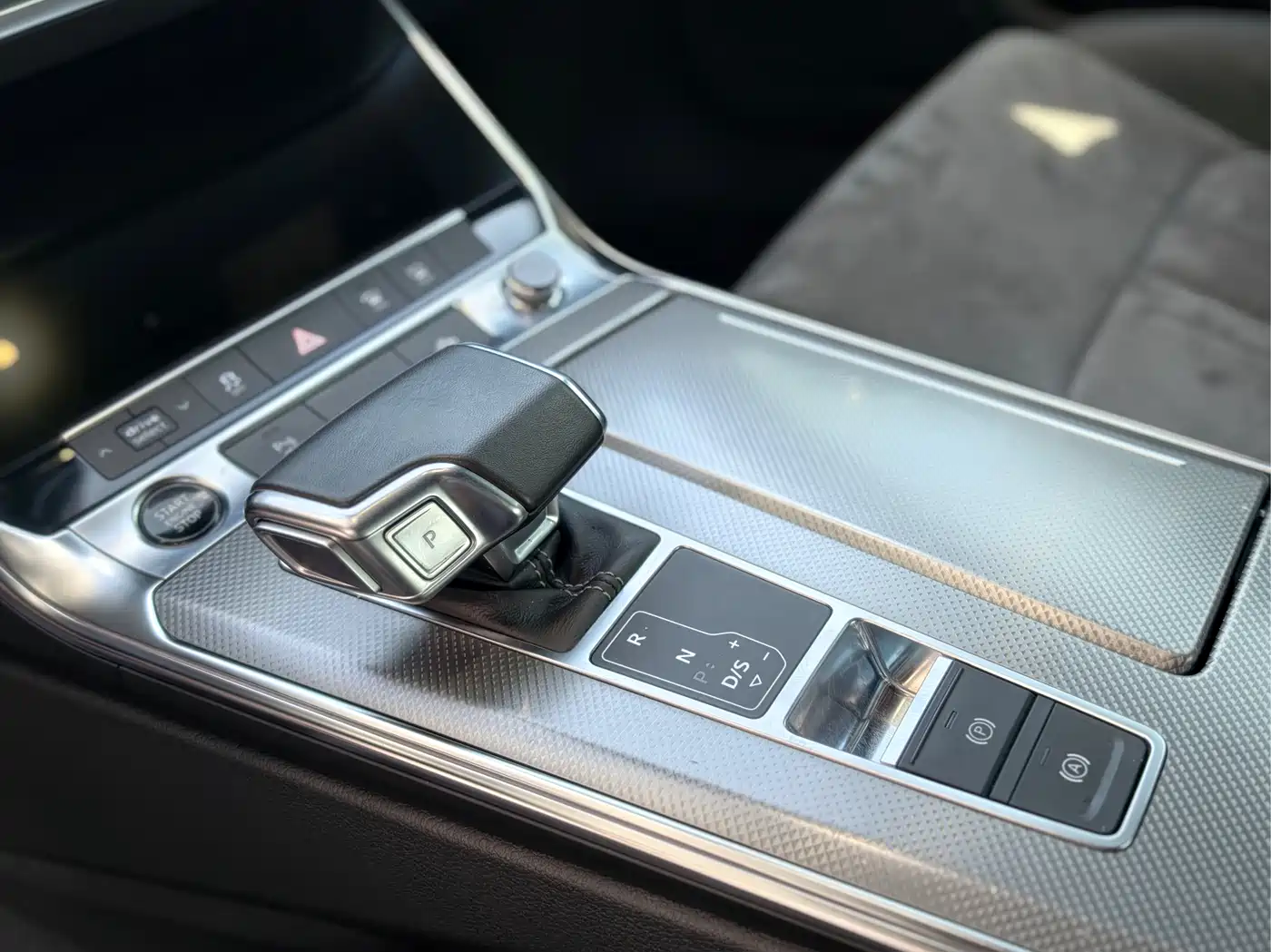Audi A6L 2021 45 TFSI Exclusive Sport фото 8