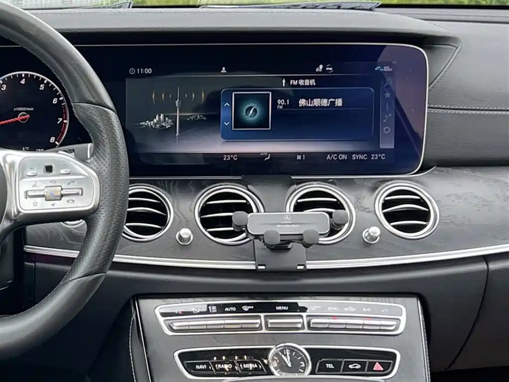 Mercedes-Benz E-Class 2019 E 200 L Sport фото 16