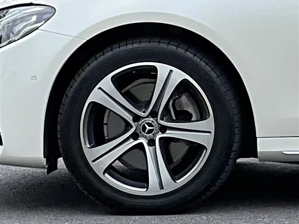 Mercedes-Benz E-Class 2019 E 200 L Sport фото 10