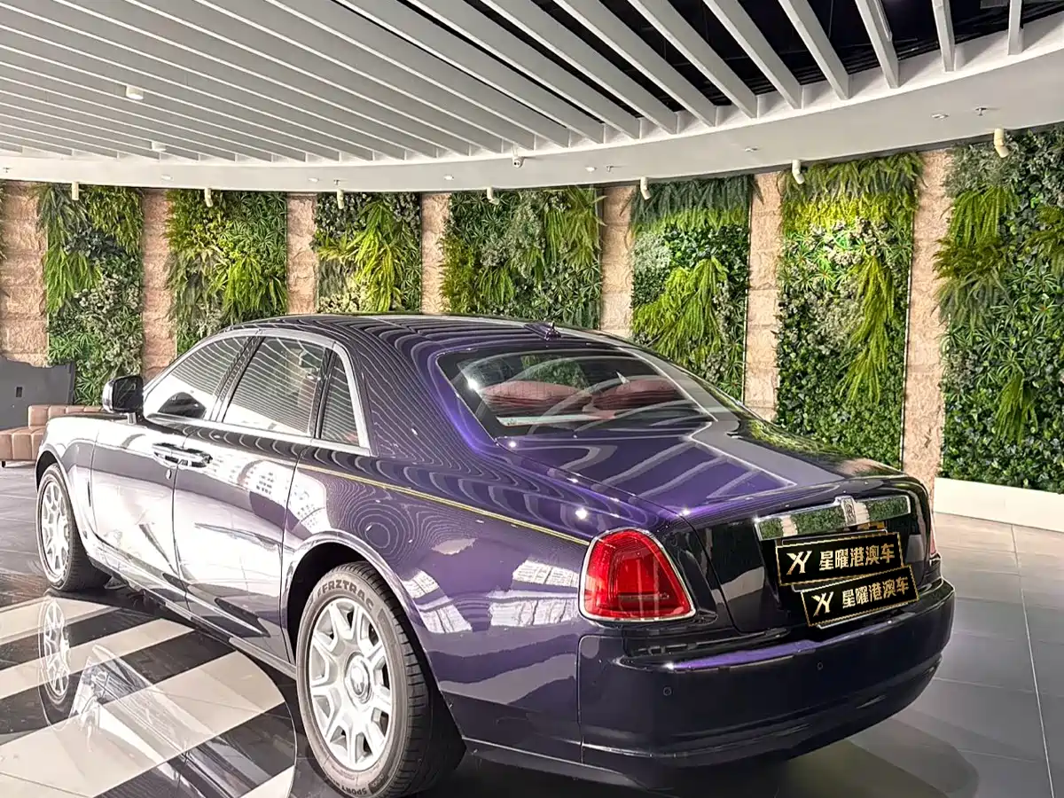 Rolls-Royce Ghost 2010 Model 6.6T Standard фото 3