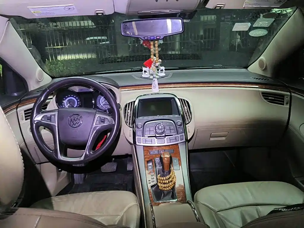 صورة 11 - Buick LaCrosse