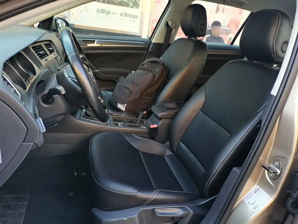 Volkswagen Golf 2015 1.6L Automatic Comfort фото 15