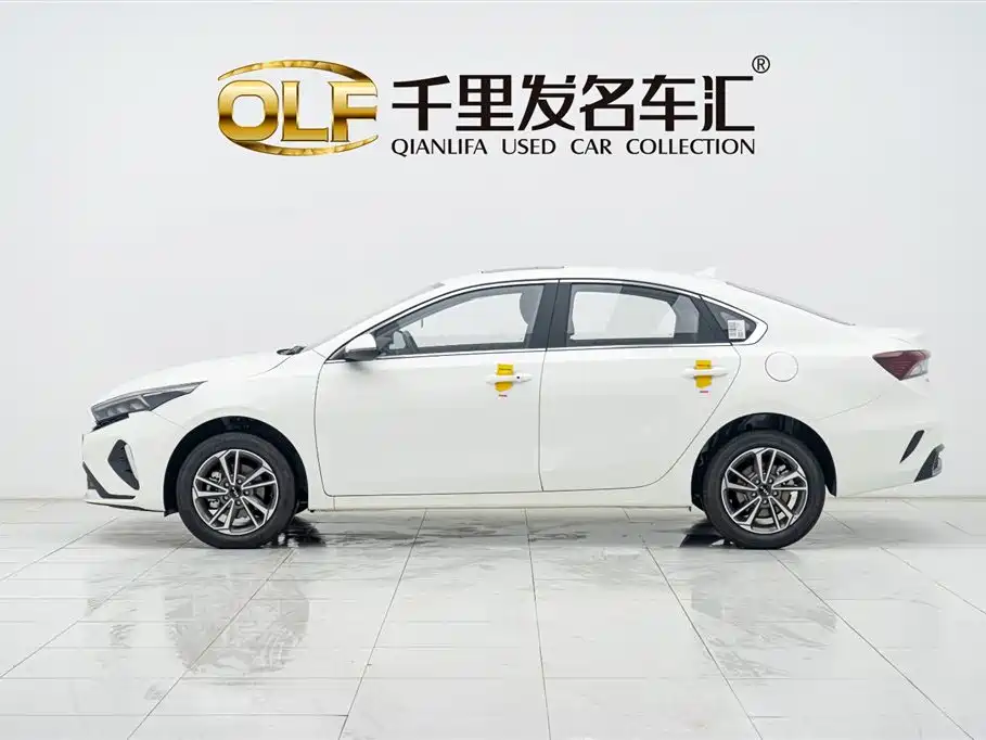 Kia K3 2024 1.5L CVT Comfort Premium Edition фото 7