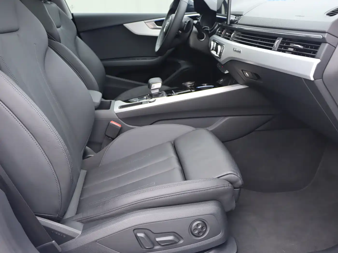 Audi A5 (Import) 2024 2024 Sportback 40 TFSI quattro Luxury Dynamic