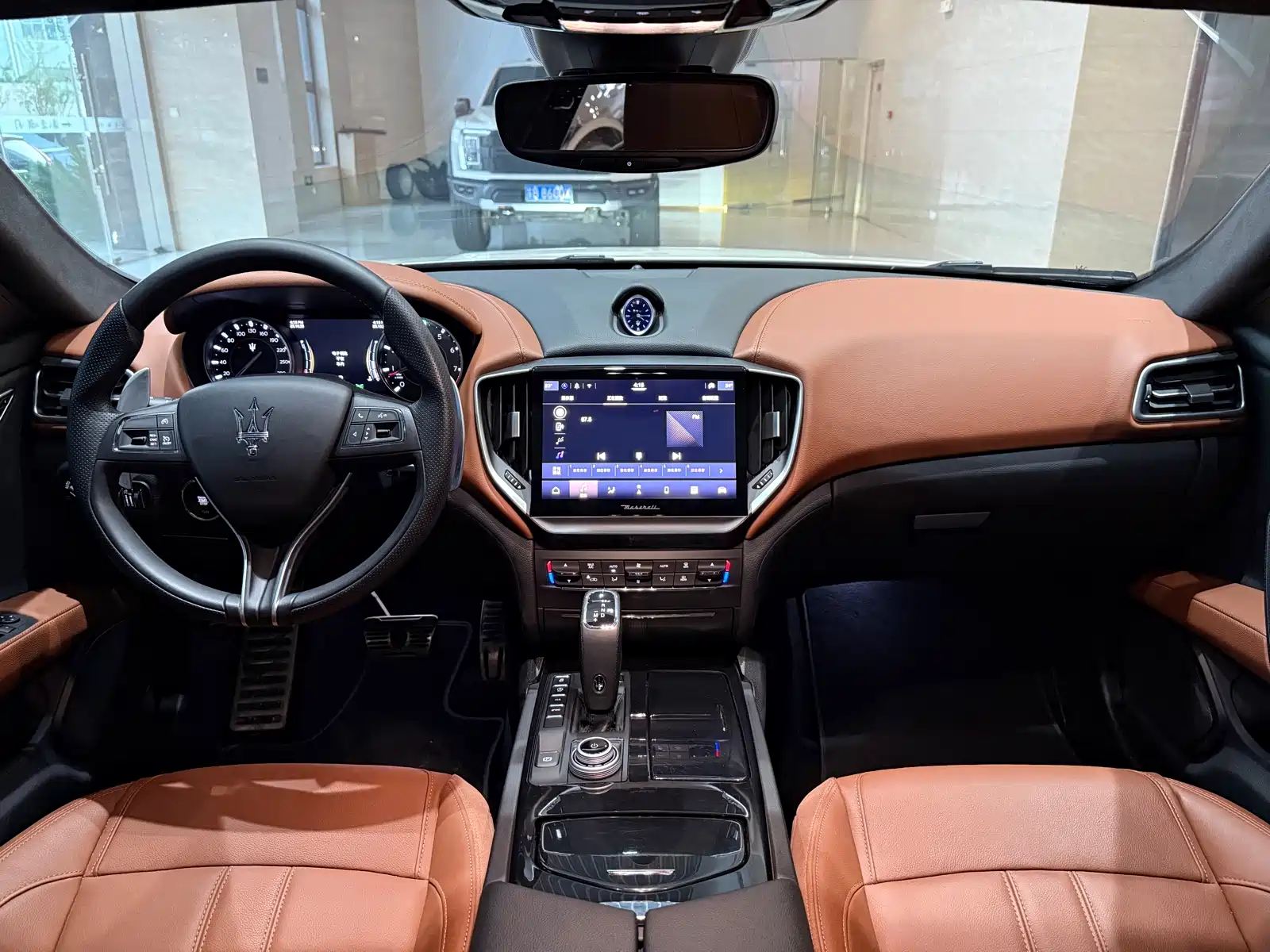 Photo 16 - Maserati Ghibli