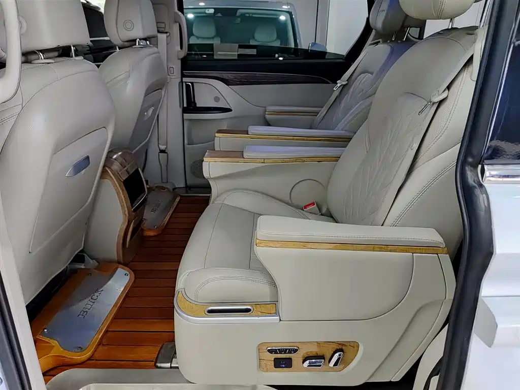 Buick GL8 2018 ES 28T Comfort Type China VI фото 8
