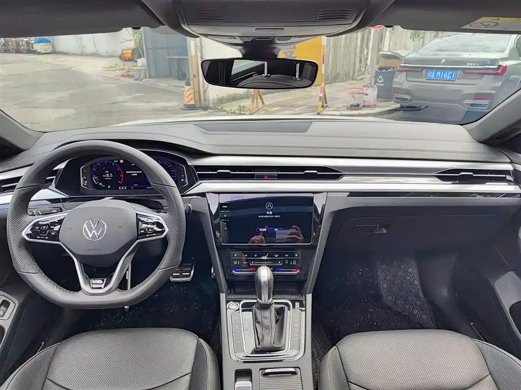 Volkswagen FAW-Volkswagen CC 2023 380TSI Eye-catching Edition фото 10