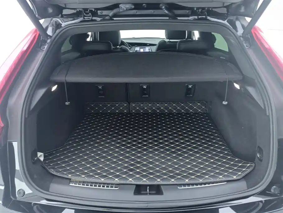 Cadillac XT4 2020 Facelift 28T 2WD Leading фото 4