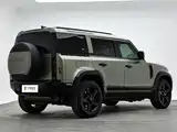 Photo 3 - Land Rover Defender