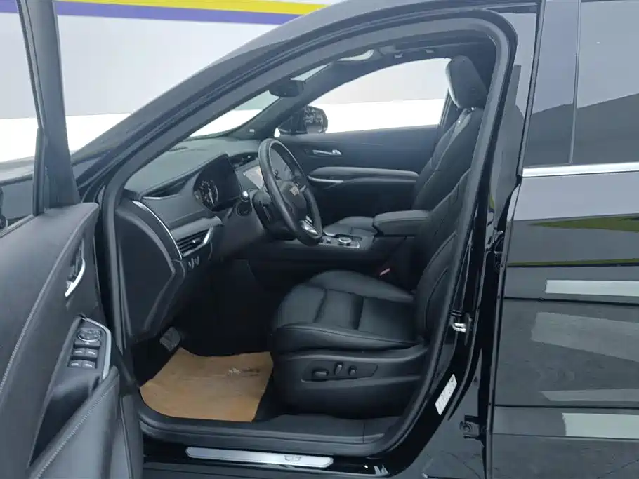 Cadillac XT4 2020 Facelift 28T 2WD Leading фото 9