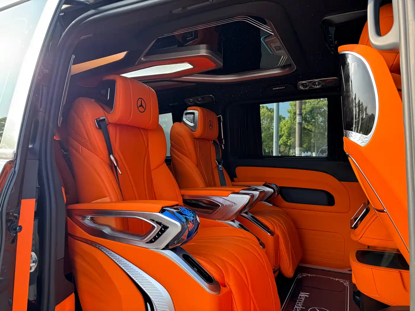 Mercedes-Benz Vito 2023 2.0T Business 7-Seater фото 18