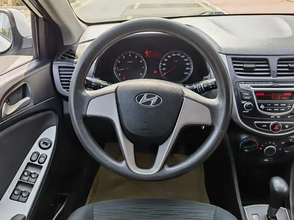 صورة 11 - Hyundai Reina
