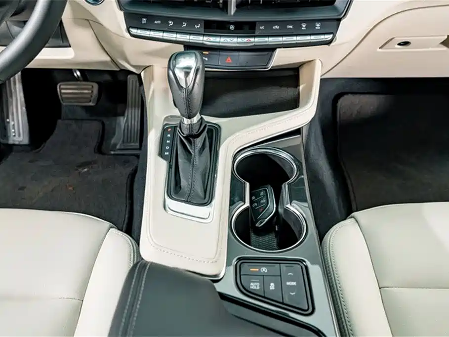 CADILLAC CT4