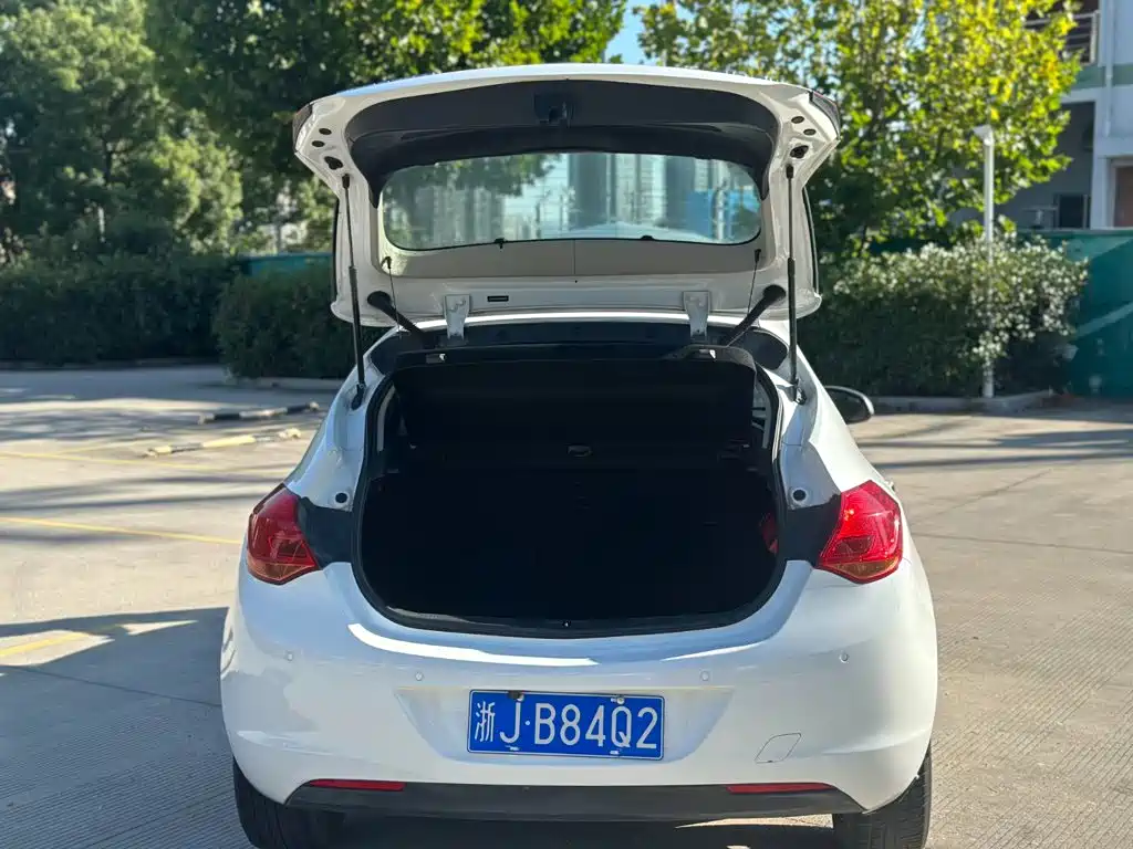 Photo 10 - Buick Excelle