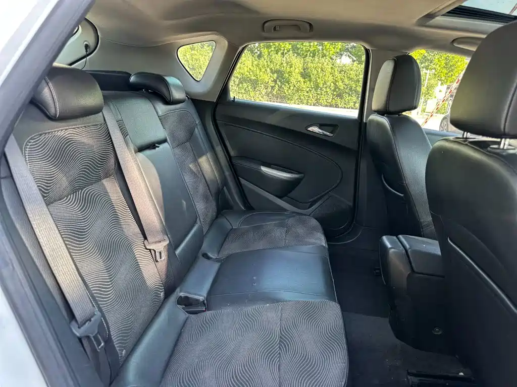 Photo 16 - Buick Excelle