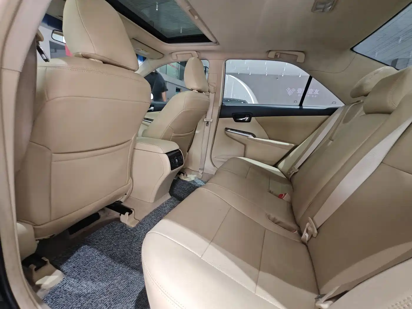 Toyota Camry 2015 2.0E Elite Edition фото 9